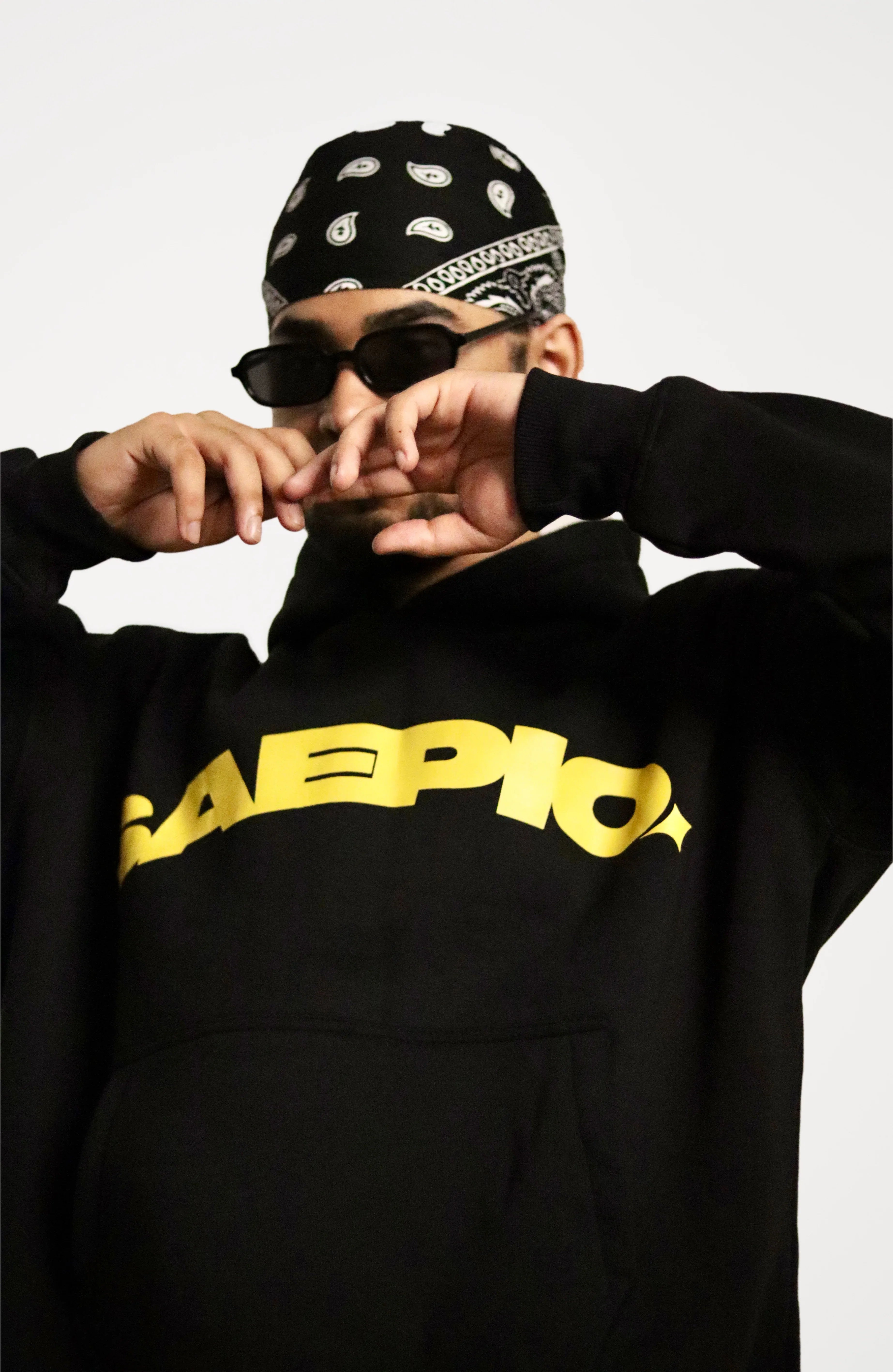 SURREAL HOODIE BLACK